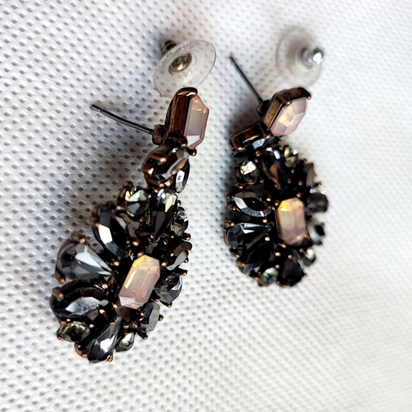 Hematite Smoke Opaline Rhinestone Pierced Earrings Antique Brass Setting NWOT - Picture 5 of 8